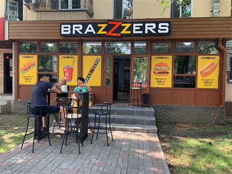 brazzers restaurante|Brazzers Restaurante Porn Videos 